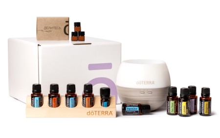 Набор эфирных масел doTERRA «Эфирный дом», 9х15 мл и 1х5 мл с диффузором и подставкой