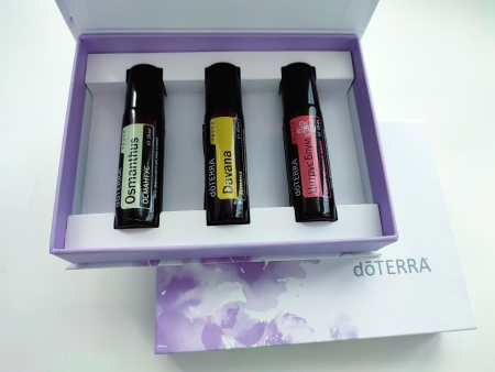 Картинка Подарочная коробка doTERRA с держателем на 3 масла в роллерах по 10 мл от магазина IQ-Robot