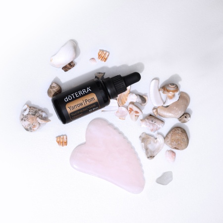 Картинка Коллекция красоты «Гуаша» скребок с маслом doTERRA Тысячелистник | Гранат, 30 мл от магазина IQ-Robot
