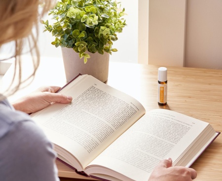 Картинка «Мыслитель» смесь эфирных масел для концентрации внимания, doTERRA Thinker, роллер 10 мл от магазина IQ-Robot