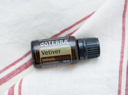 Картинка Эфирное масло doTERRA Ветивер, Vetiver, 15 мл от магазина IQ-Robot