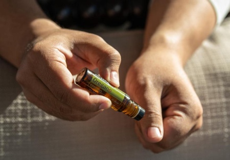 Картинка doTERRA Touch Орегано, Oregano, роллер 10 мл от магазина IQ-Robot