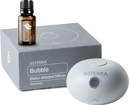Картинка Набор doTERRA портативный диффузор Bubble с датчиком движения и смесь Hygge, 15 мл от магазина IQ-Robot