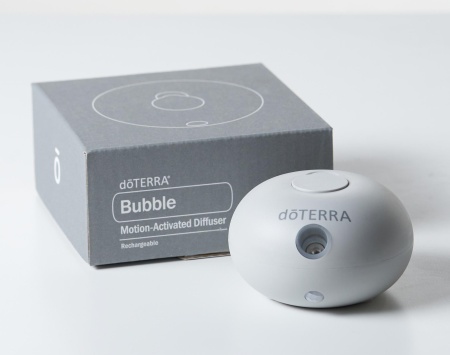 Картинка Набор doTERRA портативный диффузор Bubble с датчиком движения и масло Лимонная мята (Bergamot Mint), 15 мл от магазина IQ-Robot