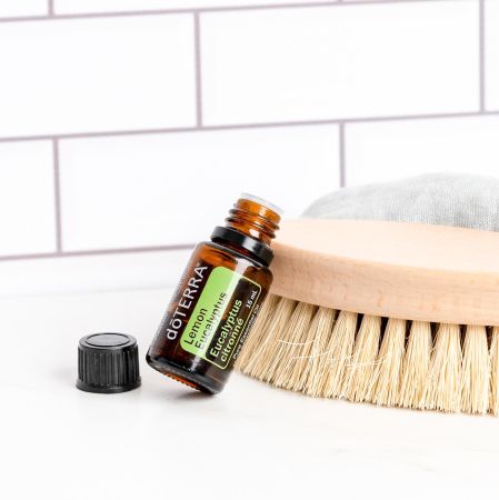 Картинка Эфирное масло dōTERRA Лимонный эвкалипт, Lemon eucalyptus, 15 мл от магазина IQ-Robot