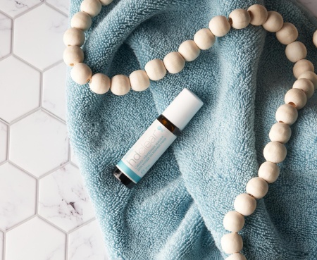 Картинка «HD Clear» смесь эфирных масел для ухода за кожей тела doTERRA, роллер 10 мл от магазина IQ-Robot