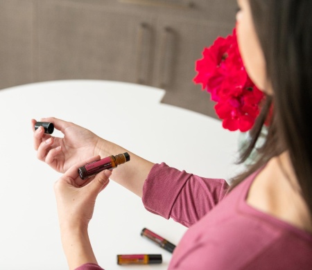 Картинка Королева масел «Роза», Rose doTERRA Touch, роллер 10 мл от магазина IQ-Robot