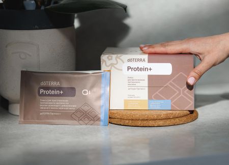 Картинка Смесь для приготовления протеинового коктейля dōTERRA Protein+ микс, 10 саше x 25 г (5 ванильных и 5 шоколадных) от магазина IQ-Robot